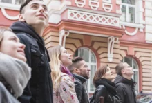 Більшість українців вважають, що країна рухається неправильно — опитування