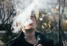 20% українських дітей вживають електронні сигарети — лікарі б’ють на сполох