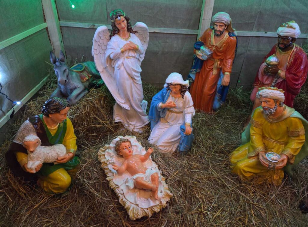 На Софійській площі в Києві встановили різдвяний вертеп