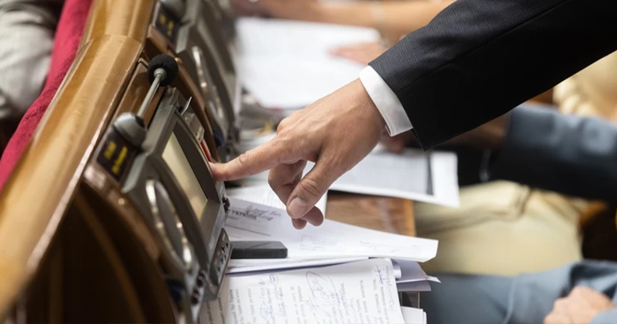 ВР ухвалила закон про наставництво: підтримка не лише для сиріт