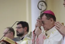 Католицька церква в Росії під тиском через відмову архієпископа