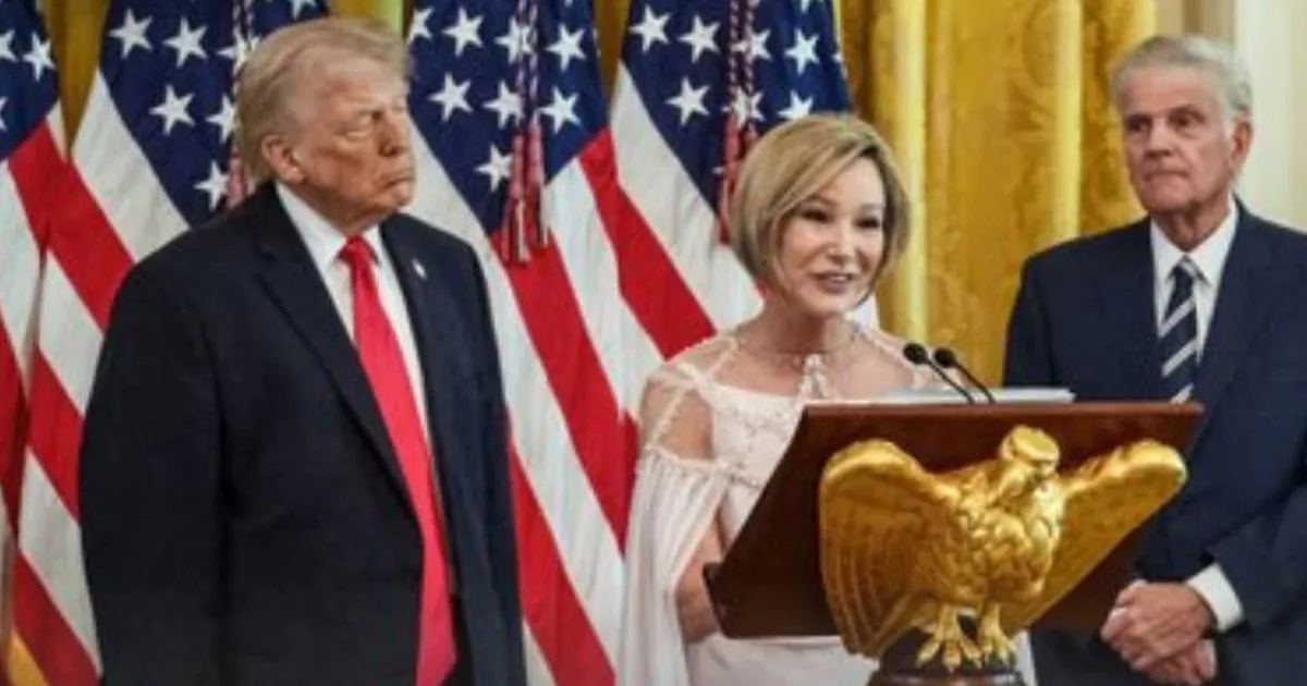 Пасторка Пола Вайт порівняла Трампа з Ісусом Христом. Заява викликала критику та дискусію серед християн.