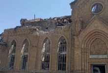 Історична будівля кірхи Святих Петра і Павла після ворожого авіаудару.