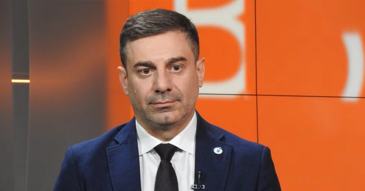 Дмитро Лубінець під час інтерв'ю щодо прав внутрішньо переміщених осіб