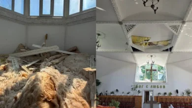 Пошкоджений молитовний будинок баптистської церкви в Києві після російської атаки.