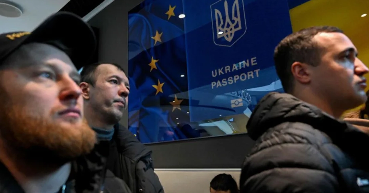Кабмін змінив правила військового обліку й консульських послуг за кордоном
