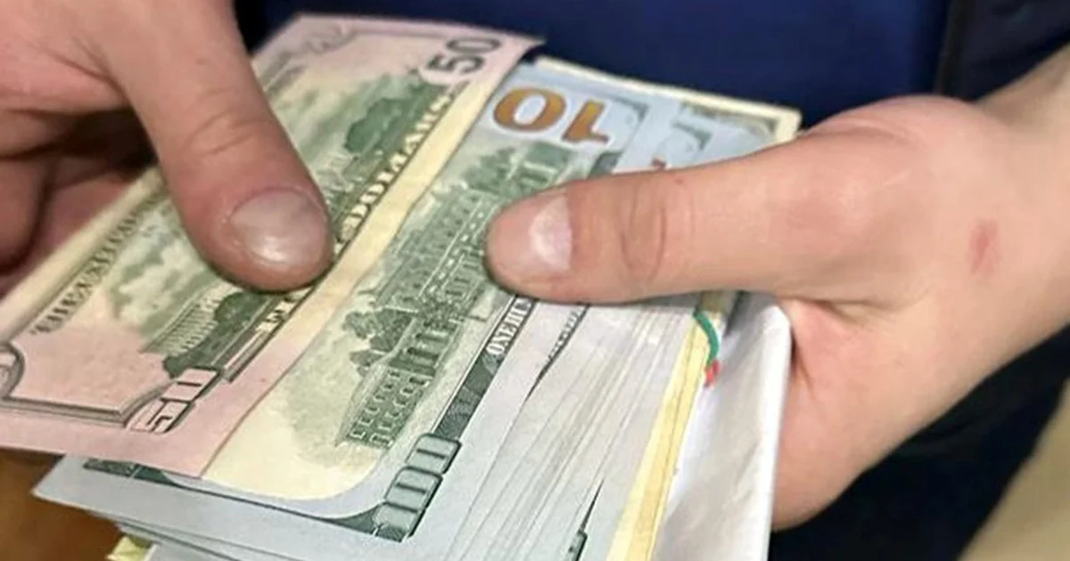 Передавання грошей як ілюстрація корупції в Україні